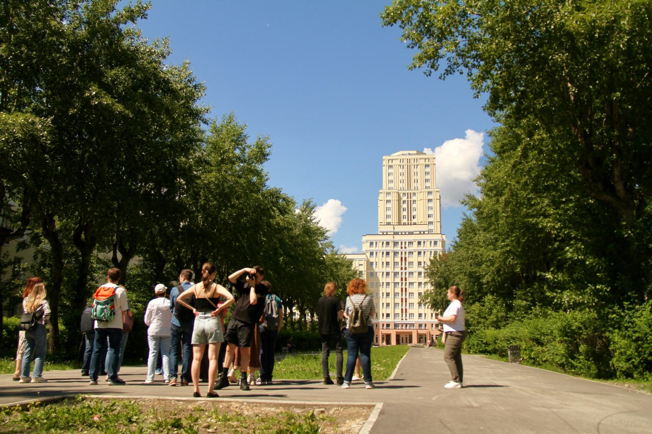 брусника застройщик екатеринбург. жк брусника екатеринбург. суходольский квартал брусника. урбан вилла северный квартал. брусника маркет.