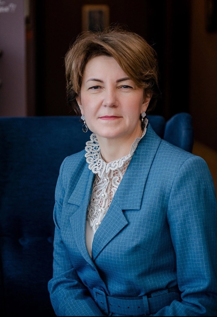 Елена Пакурар
