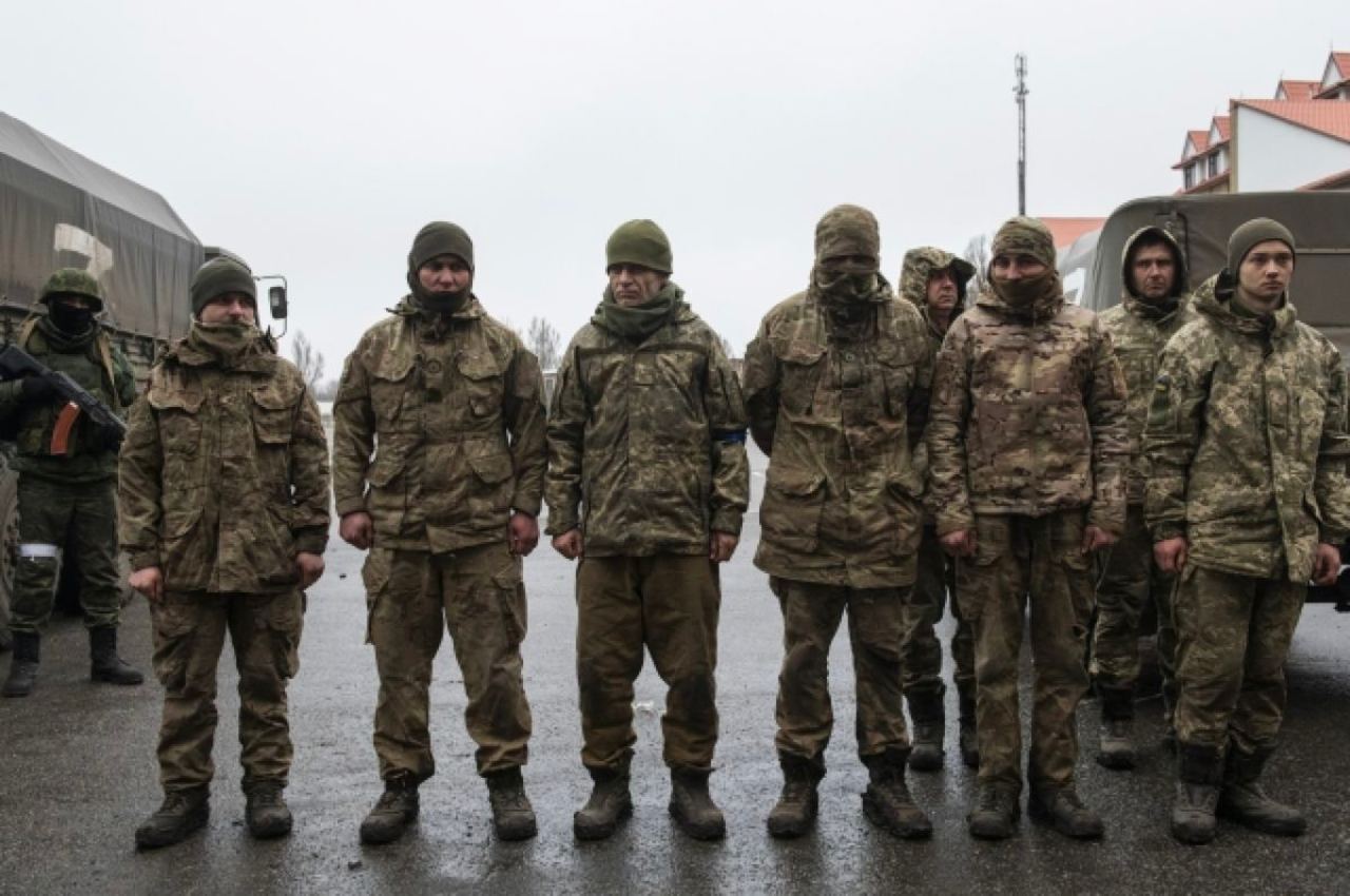 Военные группы украины. Пленные ЛНР 2022 В Украине. Российские солдаты на украим. Украинские военные. Украинские войска.