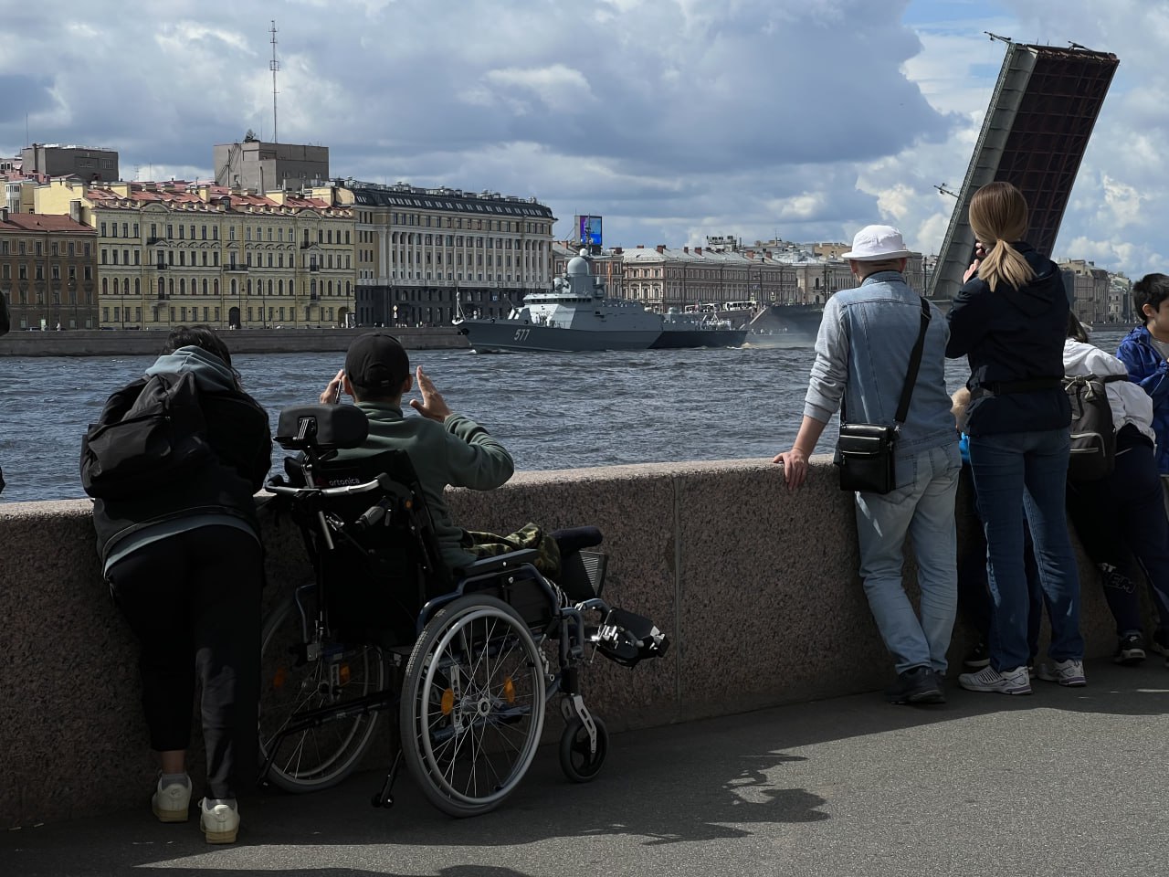 Закрывают кронштадт. День ВМФ Кронштадт.