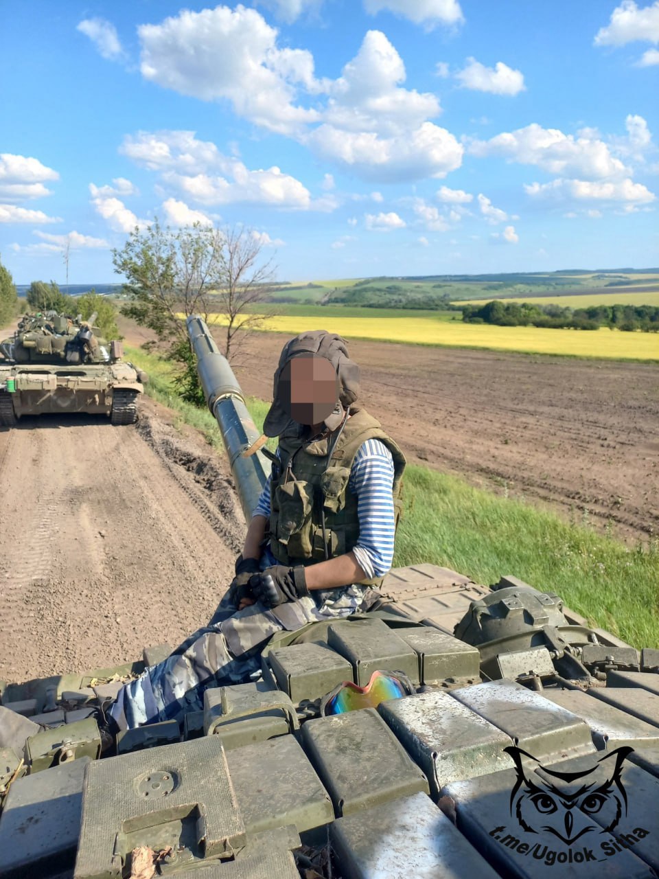 Lostarmour. Лостармор. Украинское наступление фото. Уголки на фотографии военные.